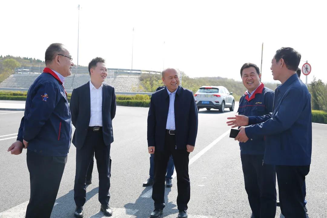 山東省諸城市委書記張建偉、市委秘書長(zhǎng)王愛(ài)民 山東省諸城市委書記張建偉、市委秘書長(zhǎng)王愛(ài)民