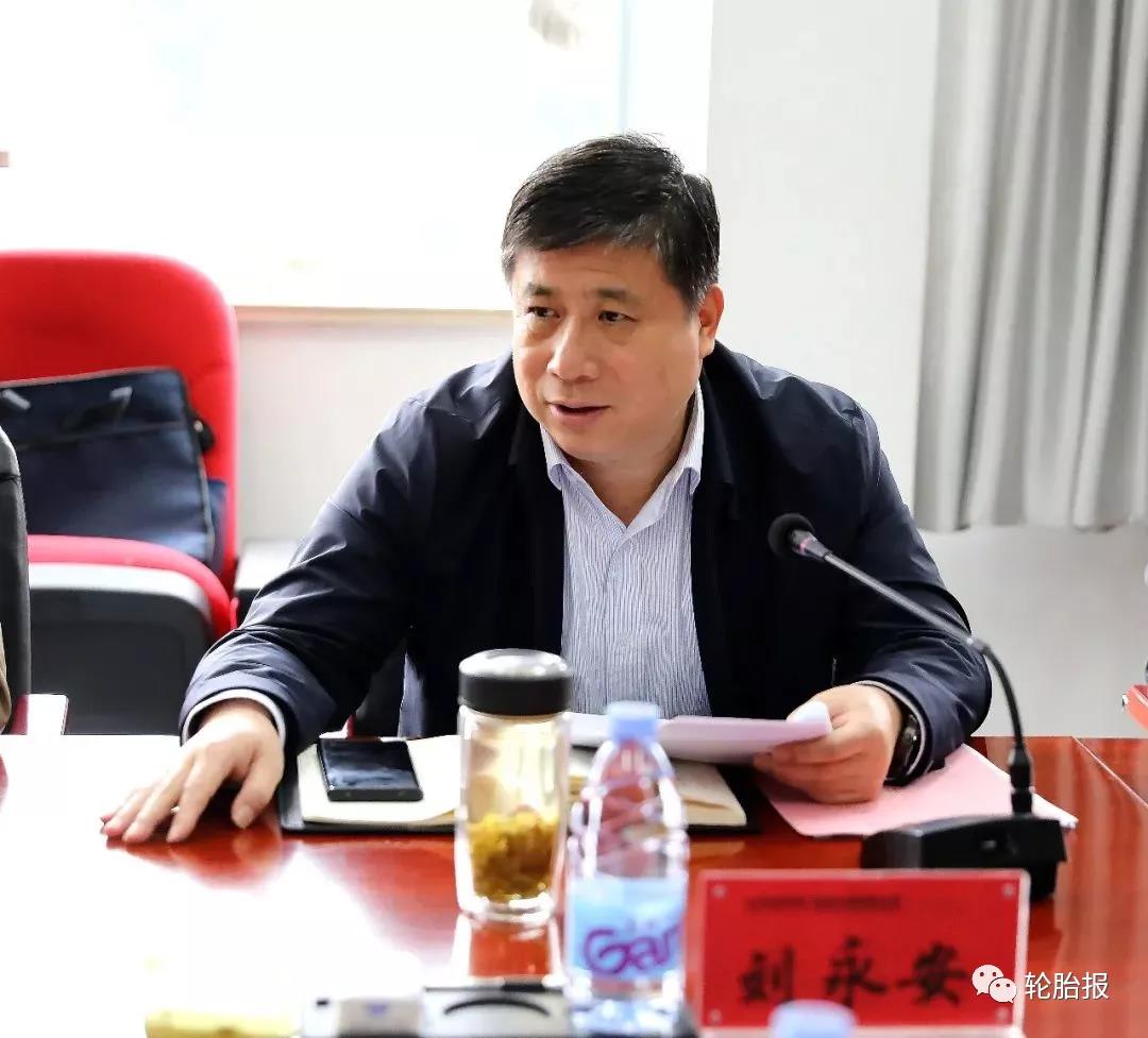 棗礦集團(tuán)黨委委員、副總經(jīng)理劉永安出席并主持座談會(huì)  棗礦集團(tuán)黨委委員、副總經(jīng)理劉永安出席并主持座談會(huì)