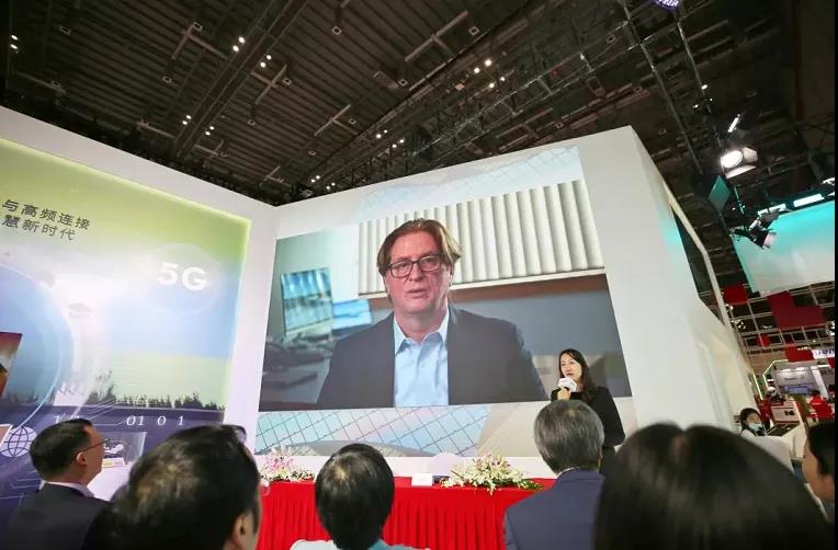 杜邦光刻技術部全球業(yè)務總監(jiān) George Barclay 說道 杜邦光刻技術部全球業(yè)務總監(jiān) George Barclay 說道